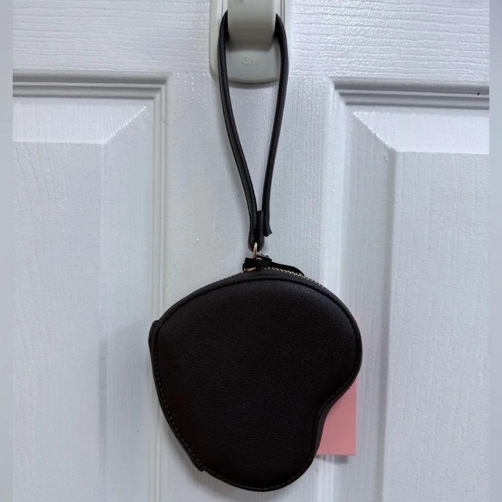 NWT Juicy Couture Pink Heart Zip Around in Dusty Blush/Chocolate